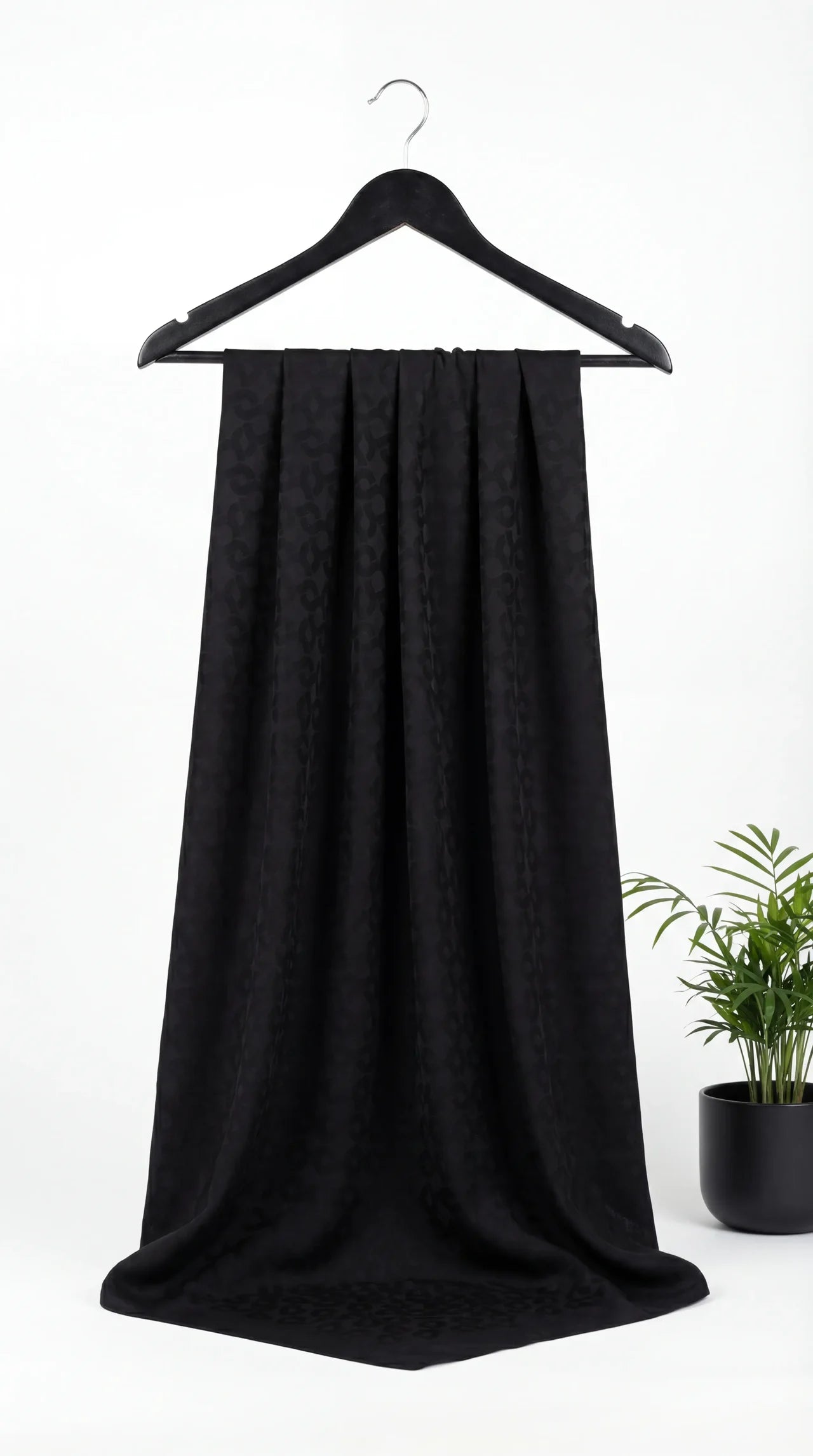 Jacquard Hijab Deep Black Linn Design