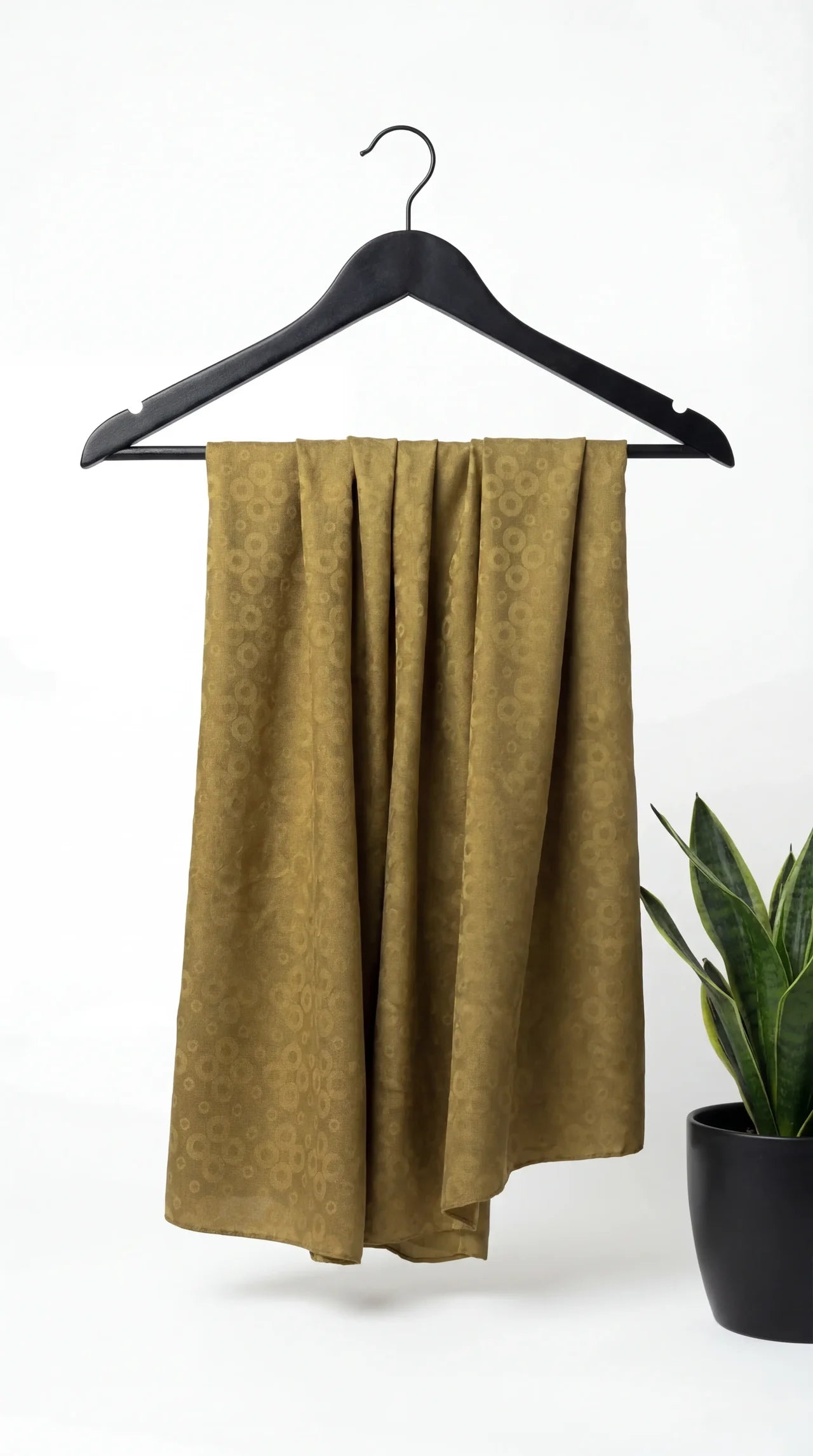 Jacquard Hijab Golden Caramel Bubble Design