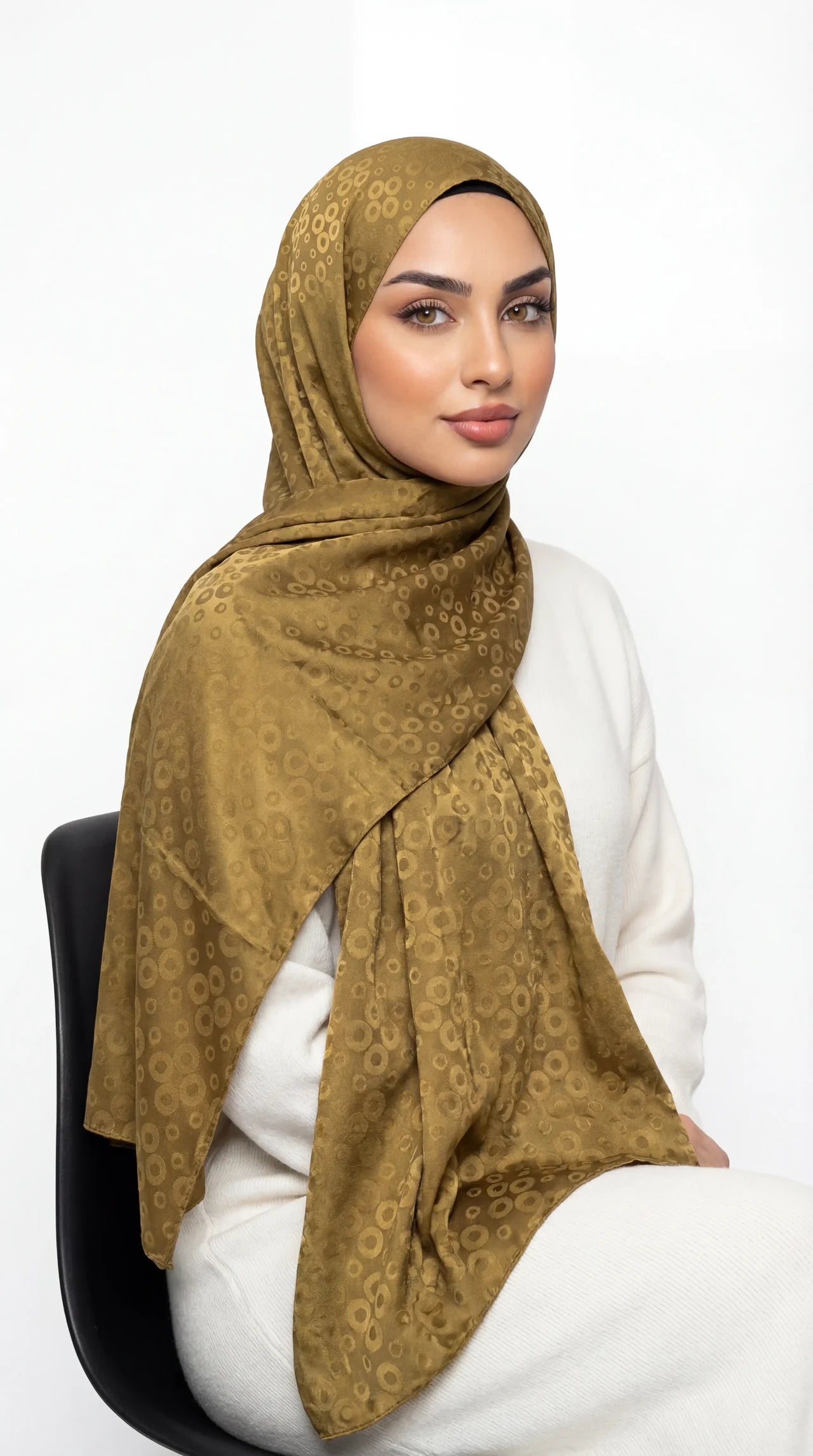 Jacquard Hijab Golden Caramel Bubble Design