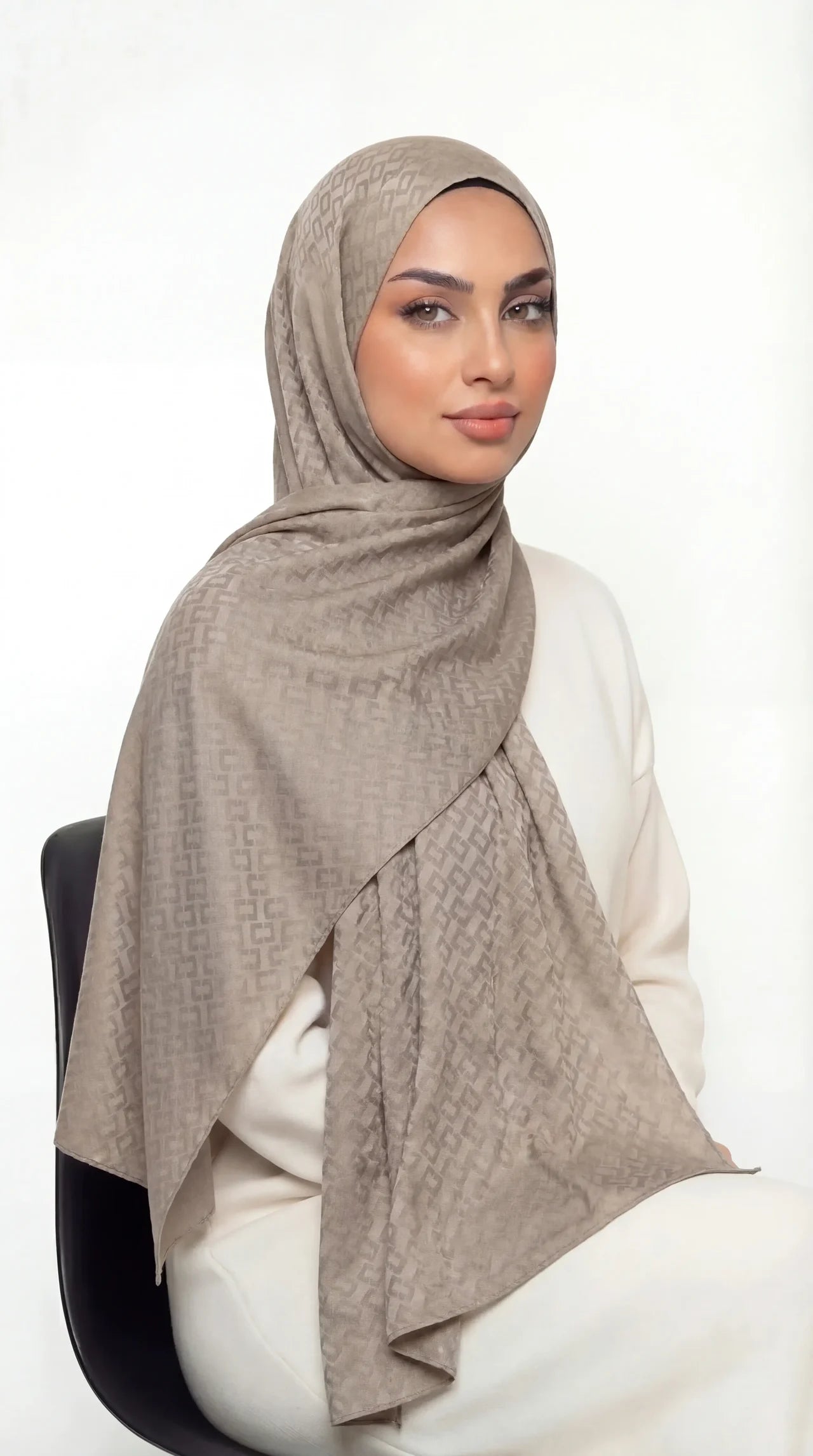 Jacquard Hijab Antique Beige Brick Design